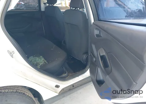 2017 Ford Focus S z USA, uszkodzony, nr VIN 1FADP3E25HL266347